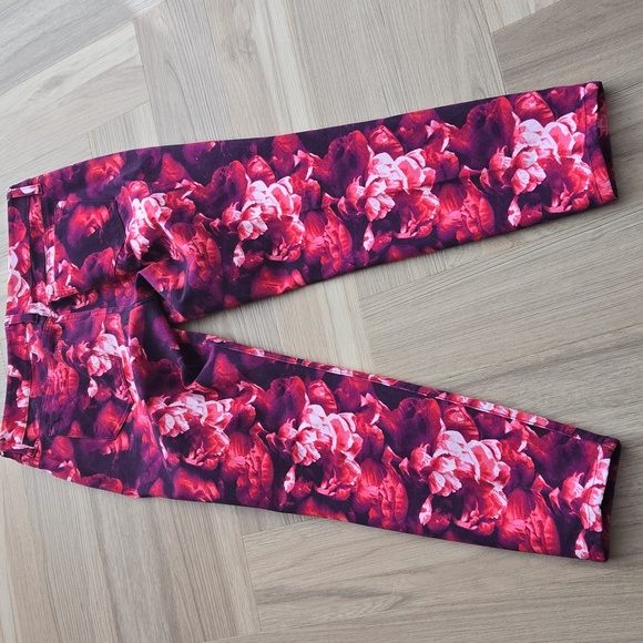 BANANA REPUBLIC L. Wren Scott Collection Red/Burgandy/Black Floral Pants 6 - Picture 5 of 5